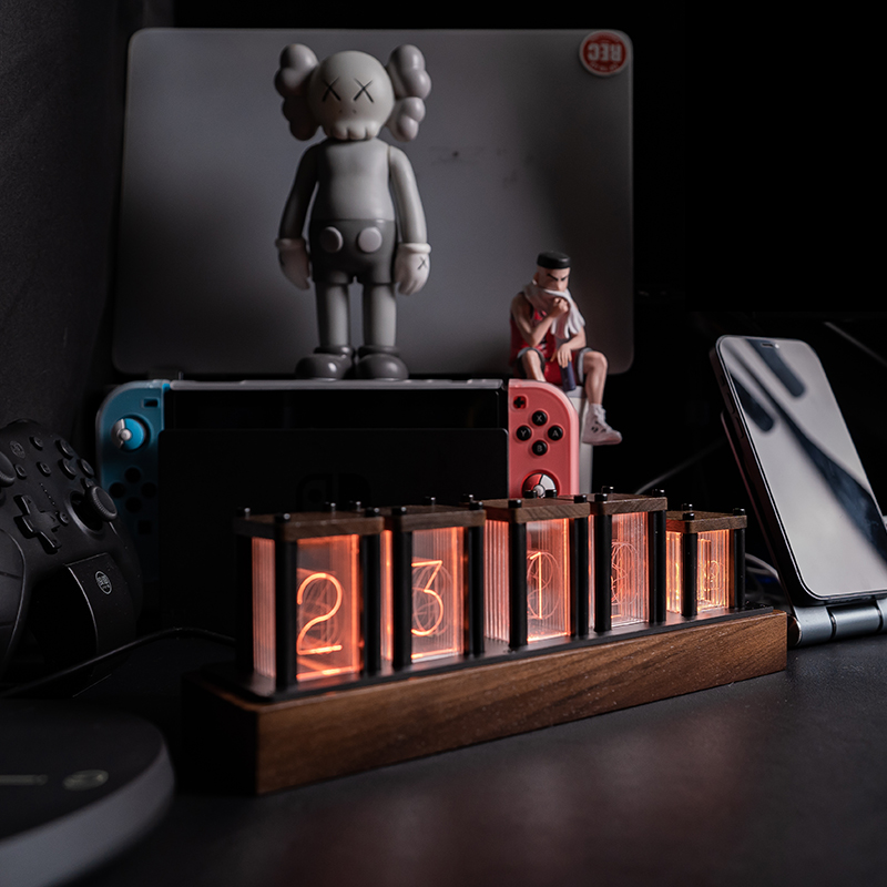 RGB Simulated Nixie Tube Clock - Desk Setup Simulator のレビューと価格